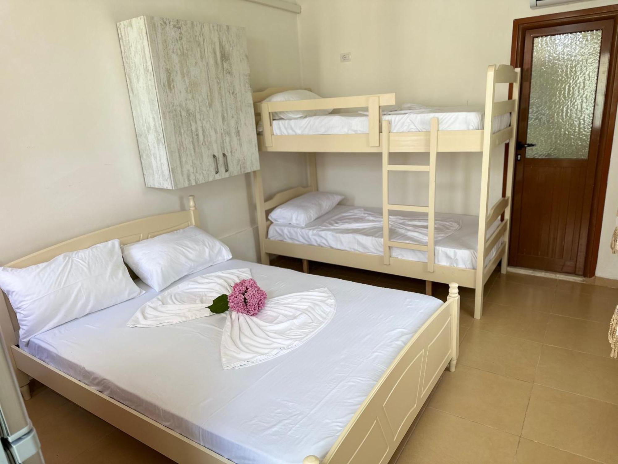 Flower'S Home Orikum Luaran gambar