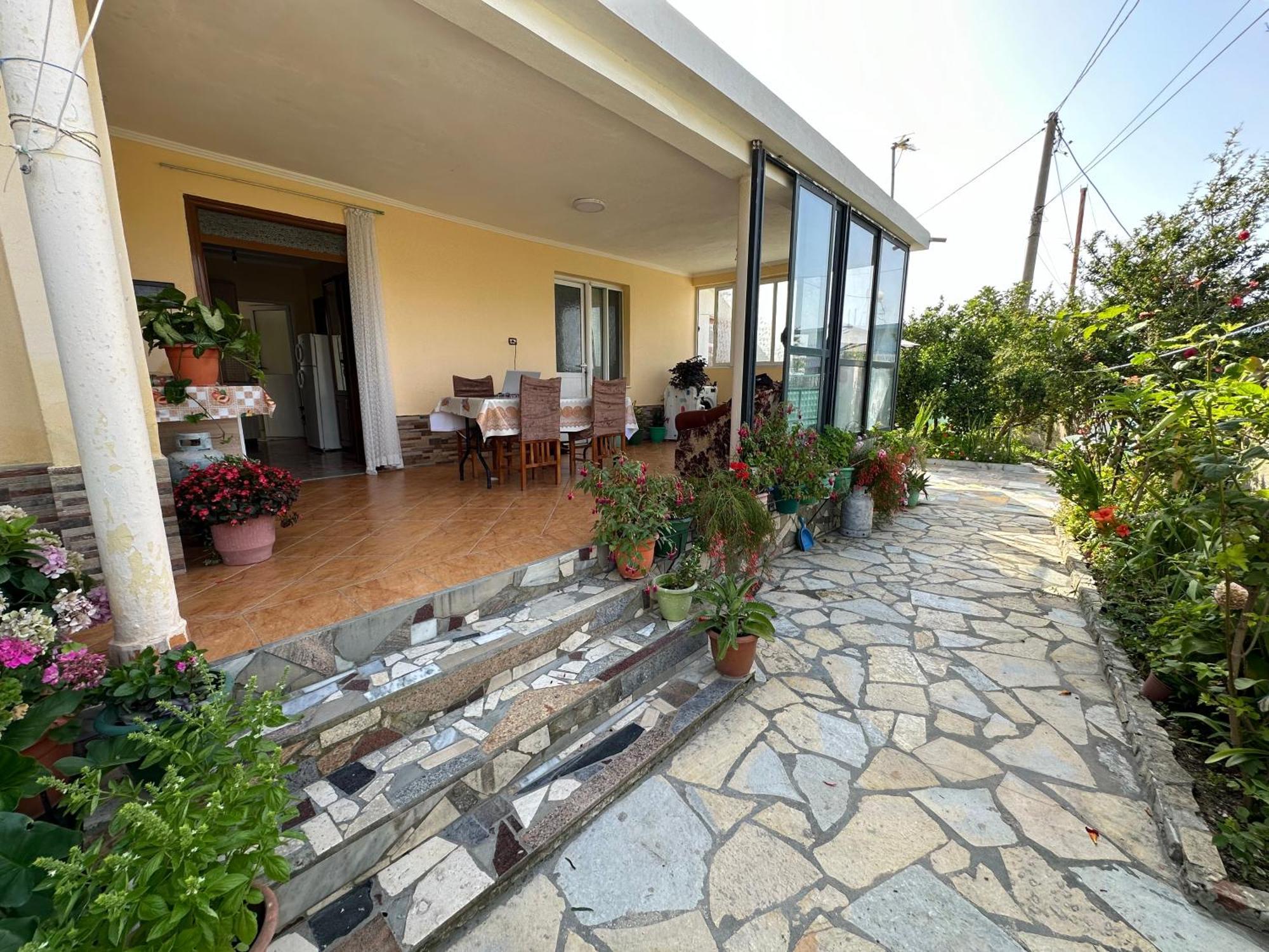 Flower'S Home Orikum Luaran gambar
