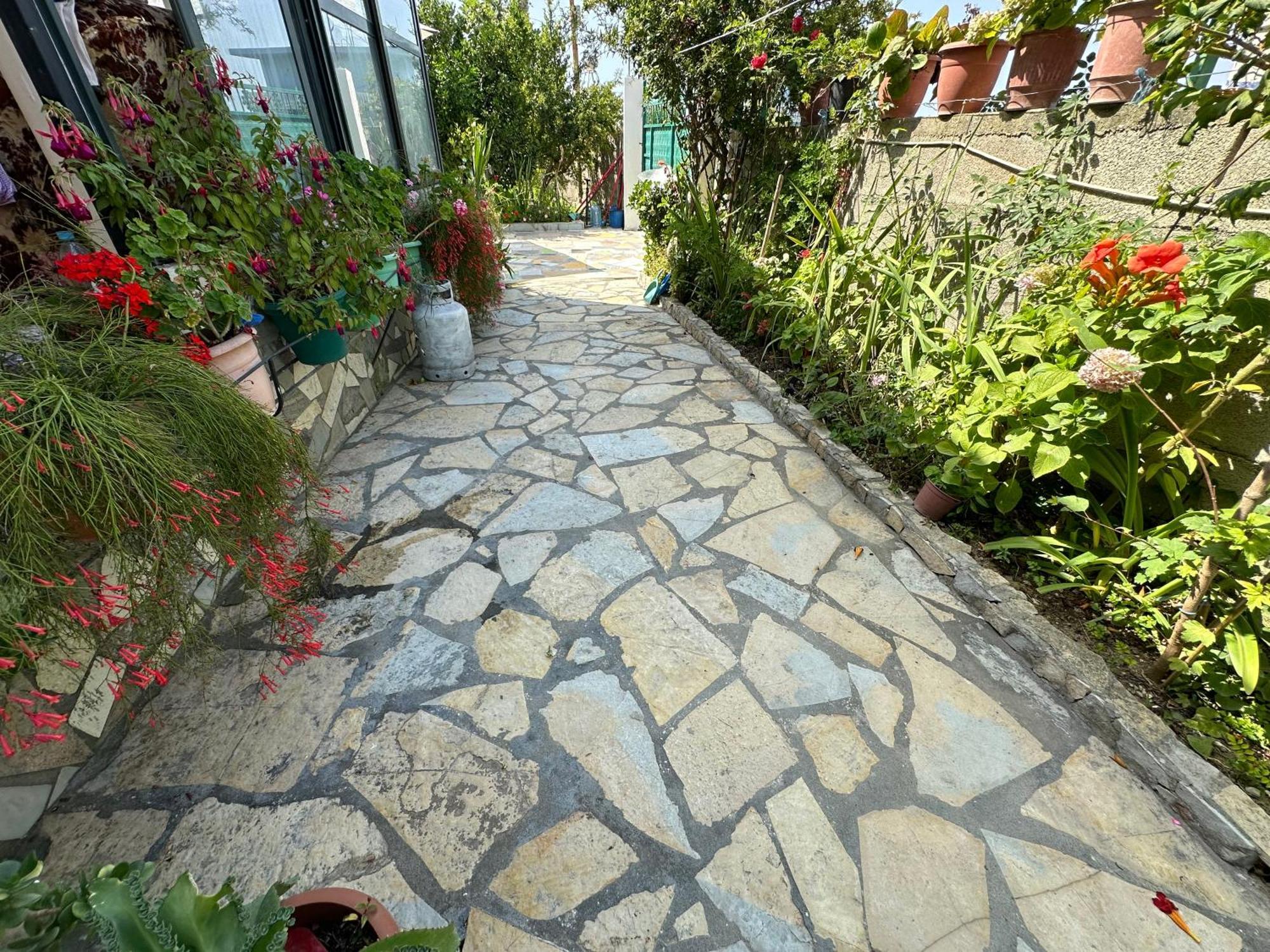 Flower'S Home Orikum Luaran gambar